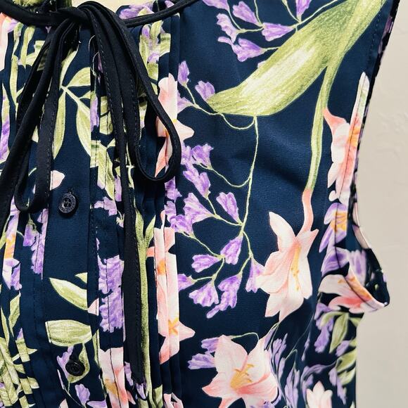 Karl Lagerfeld Women’s Sleeveless Blouse Navy Purple Floral Size Large - Picture 4 of 6